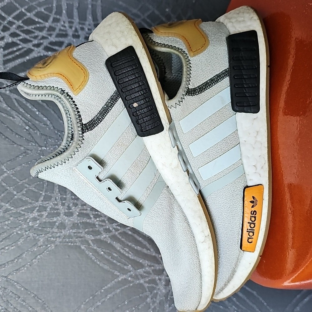 Adidas NMD R1 in Light Blue (? Or Green?) and Tan - Picture 4 of 10